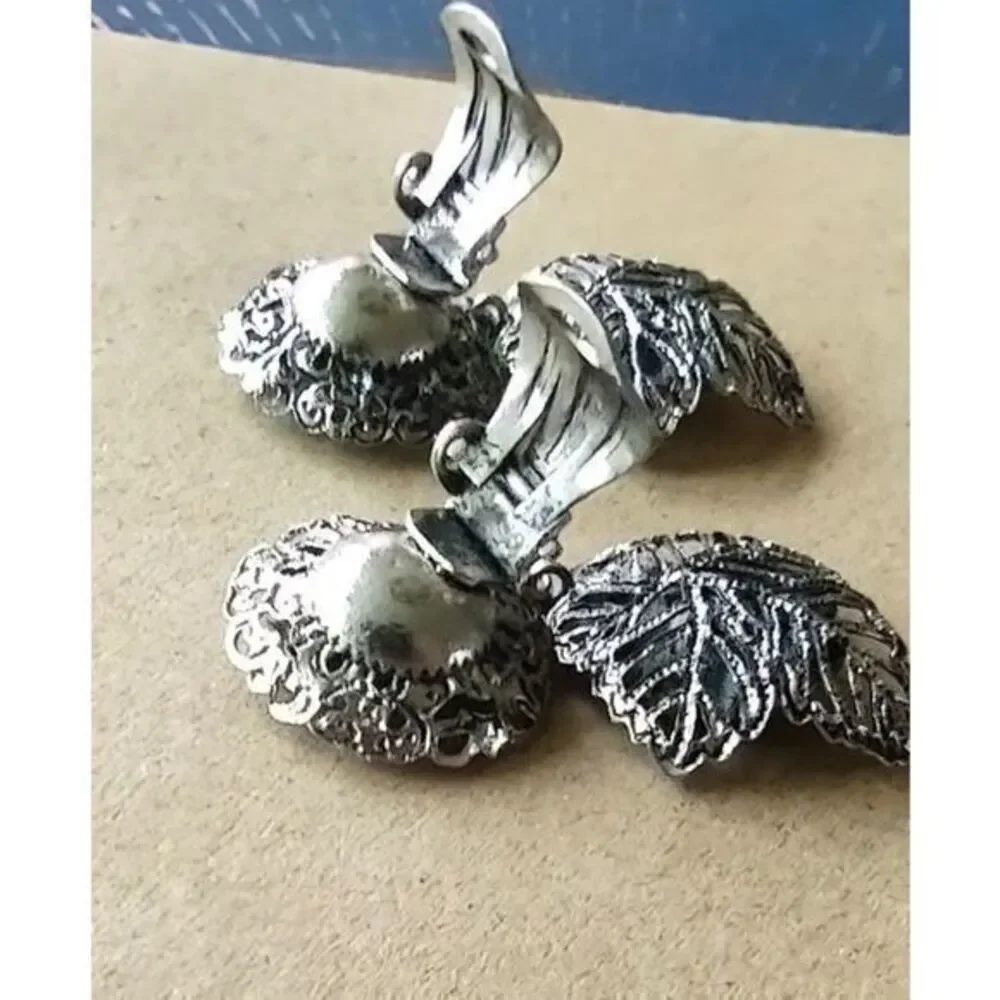 Pastel Rhinestone Dangling Leaf Clip On Earrings Silver Unmarked‎